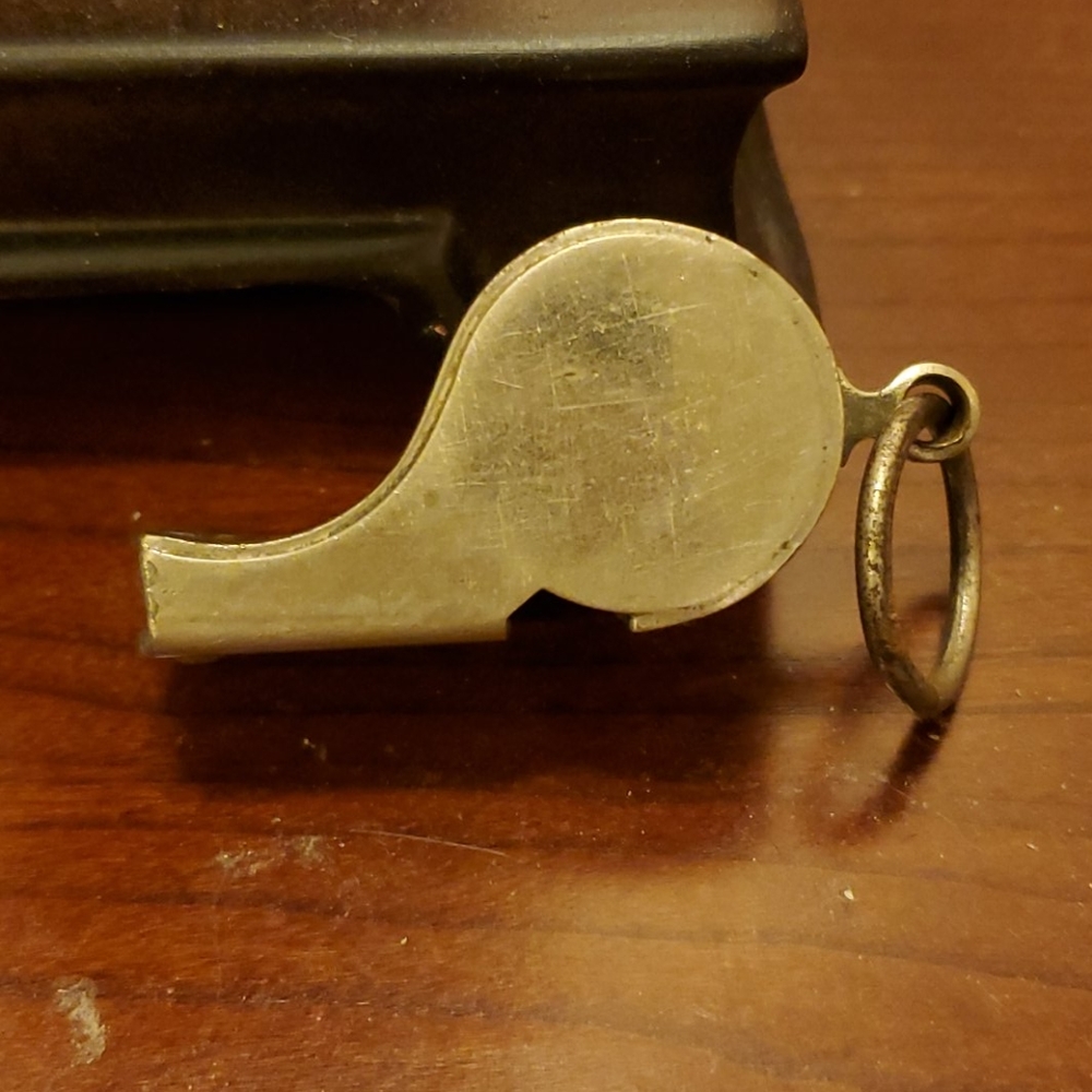 Vintage metal whistle (F)